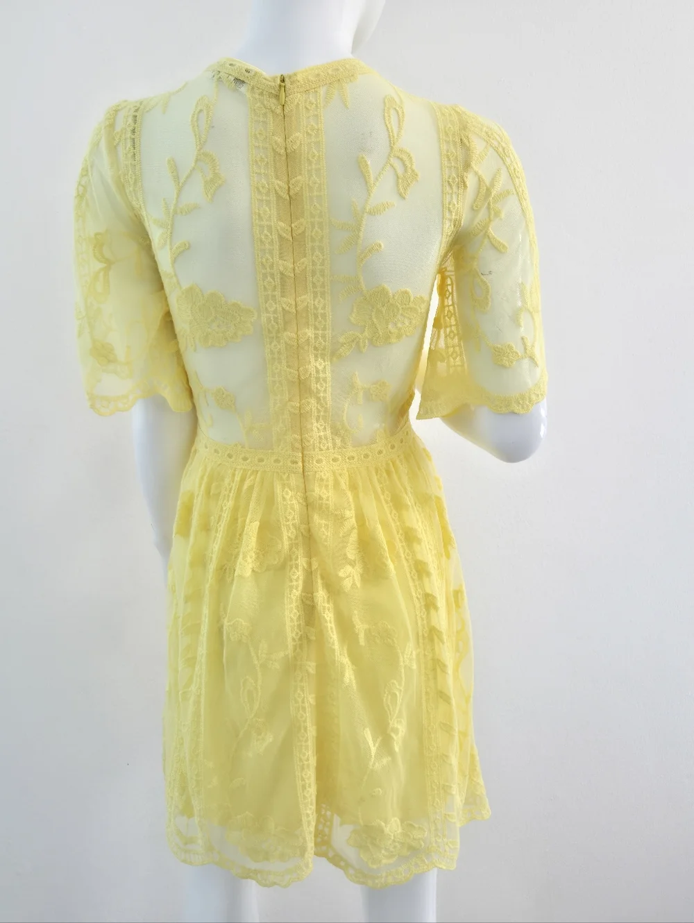 Socialite Yellow Floral Lace V-Neck Mini Dress Size Small - Picture 7 of 16